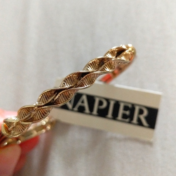 NWT Napier Wave Pattern Jewelry Bracelets - Picture 2 of 5